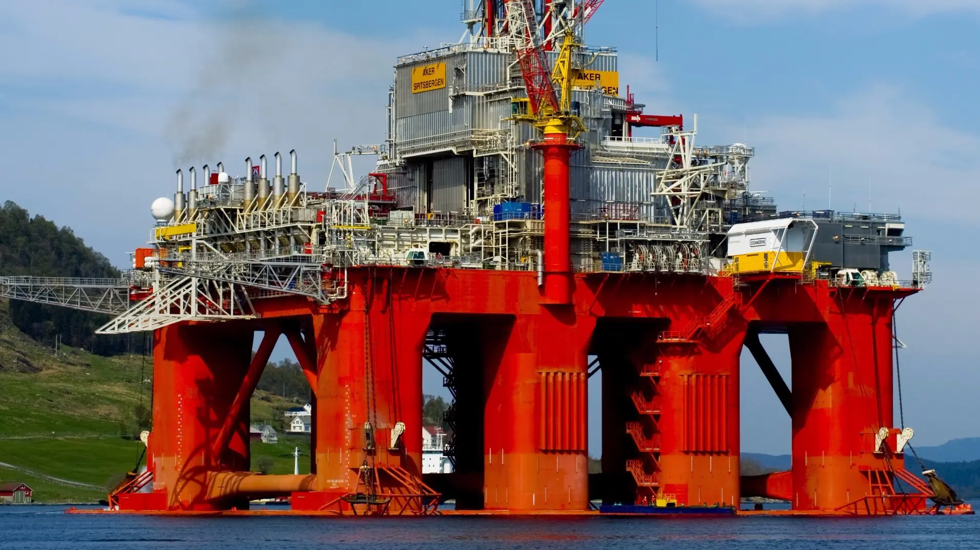 Transocean Spitsbergen på vei til Weston