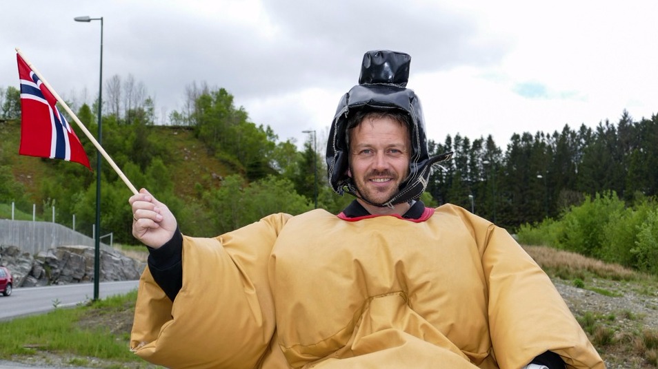 Sumomesterskap og utespinning for Tour des Fjords